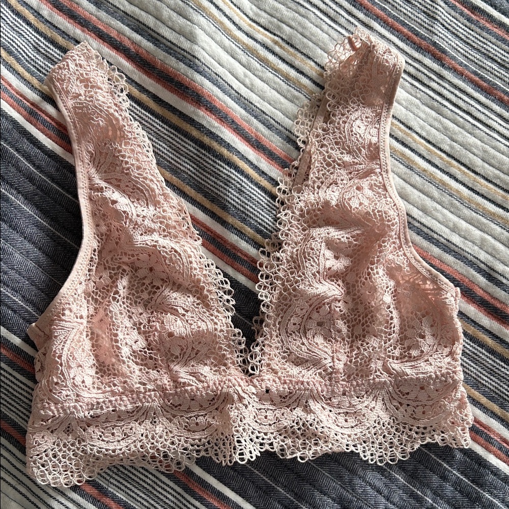 Victoria’s Secret  Lace Bralette in Blush